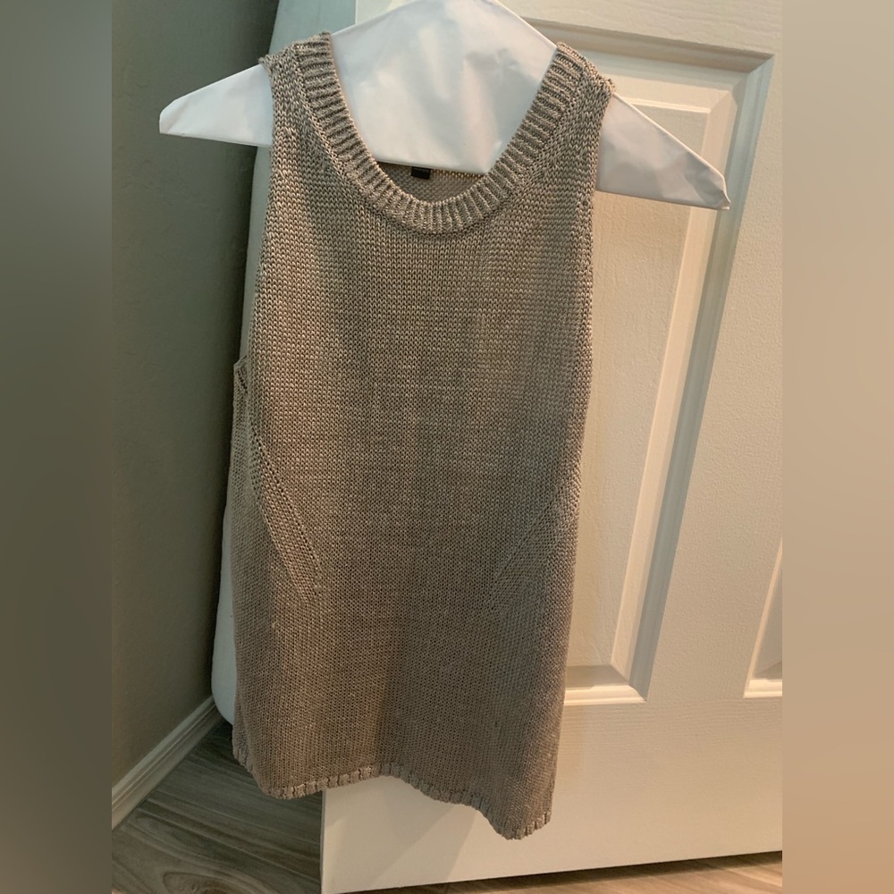 Banana Republic taupe sleeveless crocheted top XXS NWOT
